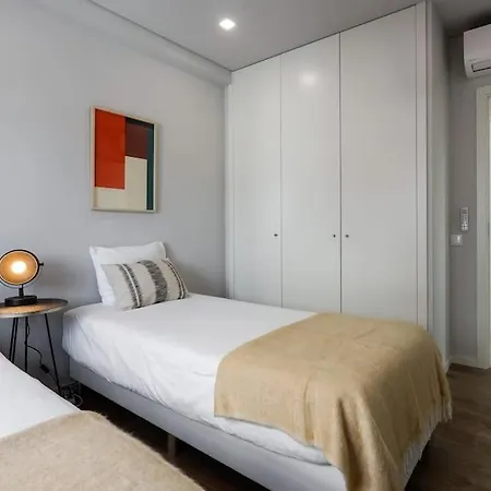 Lisbon Central Apartment With Balcony-3